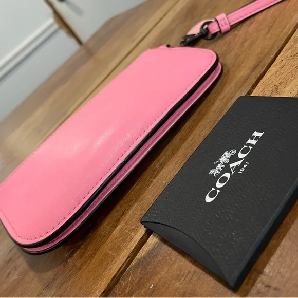 Coach 1941 Glovetanned Leather Bright Pink Clutch Wristlet with Paperwork - Picture 15 of 16